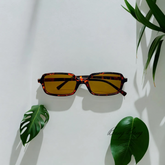 🕶️ Tortoise Rectangular – Brown Lenses