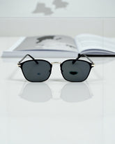 Monture noire & détails argentés 🖤