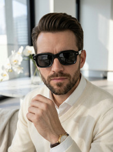 Lunettes carrées noir – verres noirs