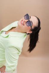 Collection Signature – Lunettes de Soleil au Design Intemporel