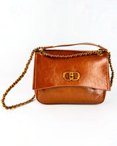 Sac à Bandoulière Chic – Cuir Lustré et Chaîne Dorée