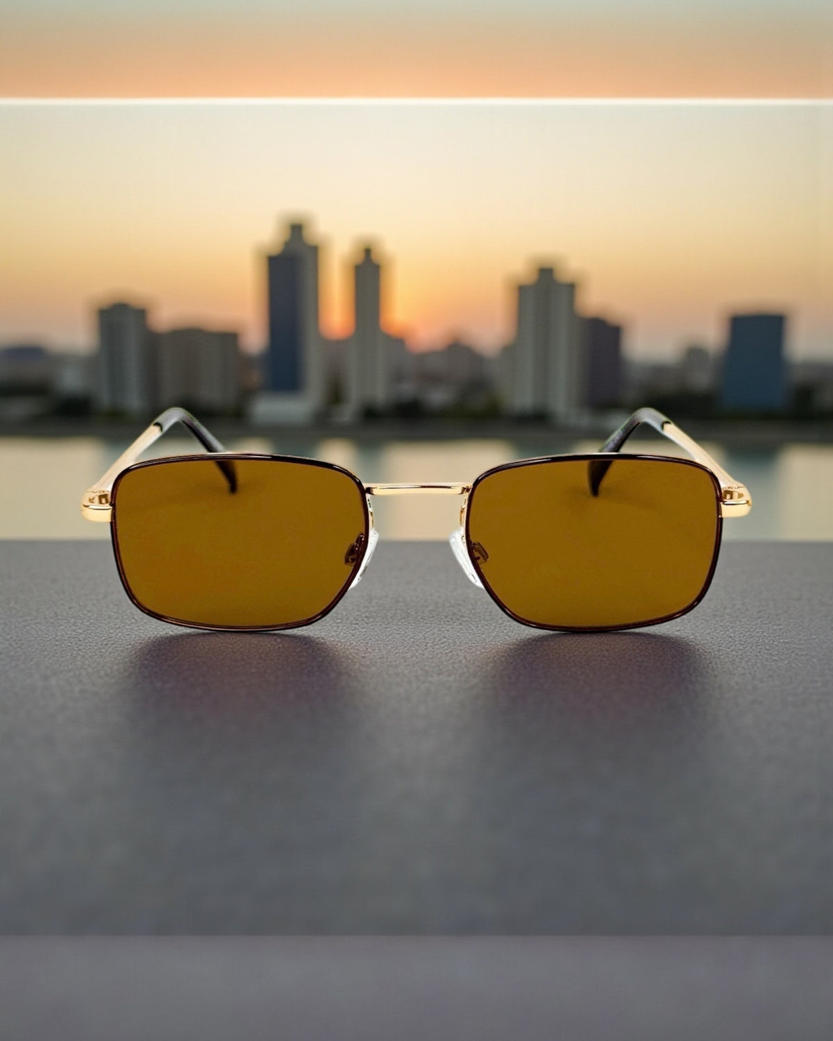 Monture dorée & verres ambrés ☀️