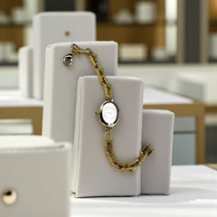 Montre Dorée Femme – Cadran Ovale Or Clair