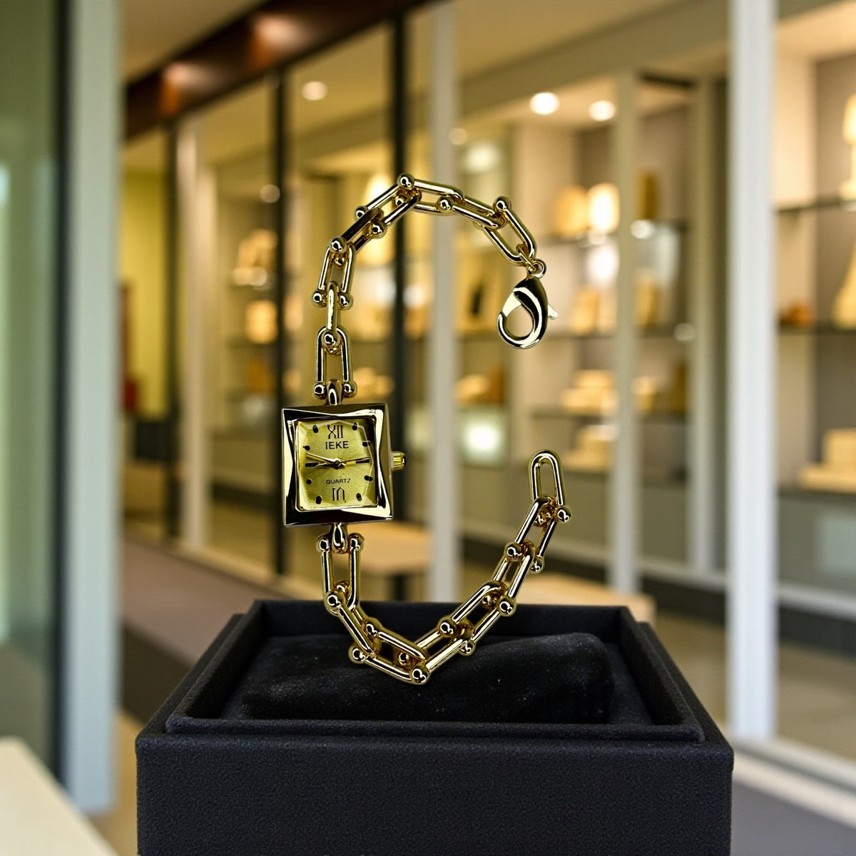 Montre Femme Carrée Dorée – IEKE Quartz