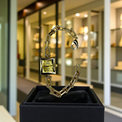 Montre Femme Carrée Dorée – IEKE Quartz