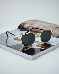 Monture dorée & verres noirs 🖤