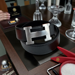 Ceinture femme Hermès – Cuir noir & boucle H argentée – Coffret de luxe