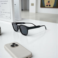 Lunettes noires classiques – Verres noirs