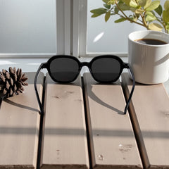 Monture noire & verres foncés