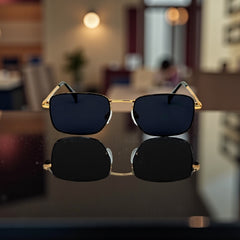 Lunettes homme – Monture noire & détails dorés