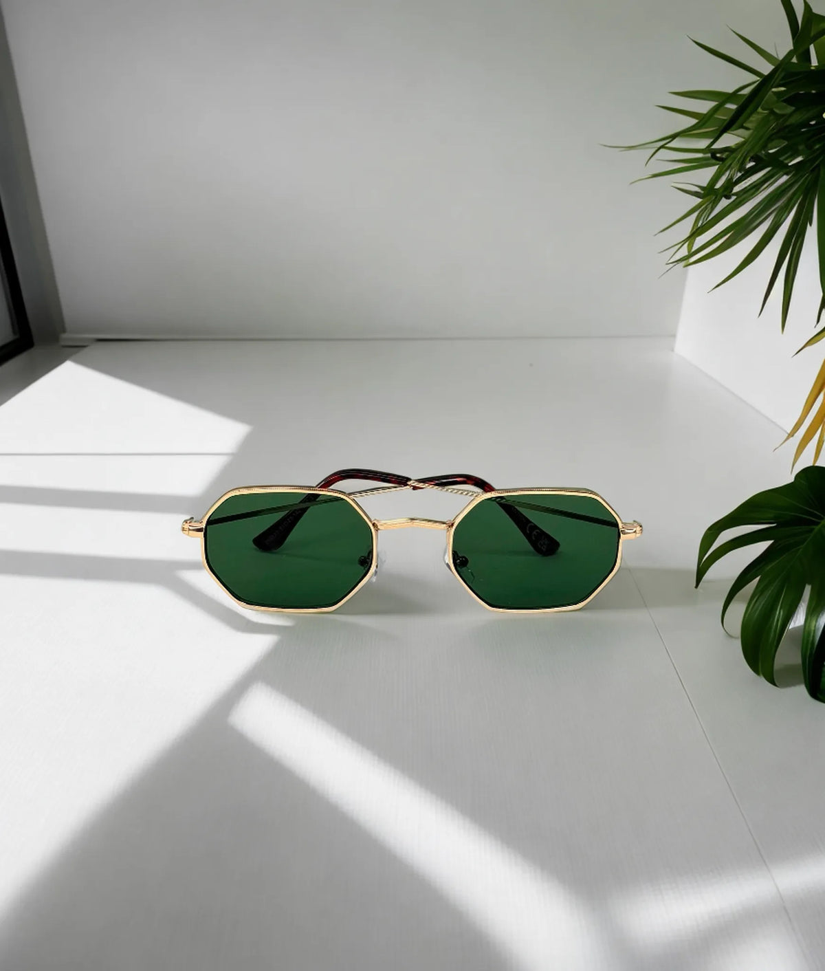 Lunettes Octogonales Vertes – Monture Dorée Élégante