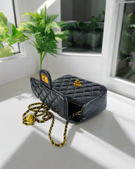 Sac matelassé noir à chaîne dorée – Style Parisien