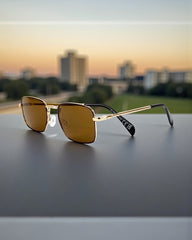 Monture dorée & verres ambrés ☀️