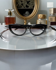 Saint Laurent – Élégance Noire Iconique