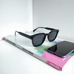 Lunettes noires classiques – Verres noirs