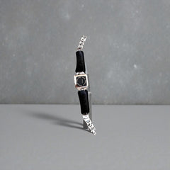 Montre Femme Argentée Noire | Élégance Chic & Moderne