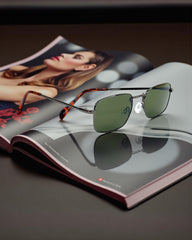 Monture argentée & verres verts