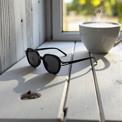 Monture noire & verres foncés