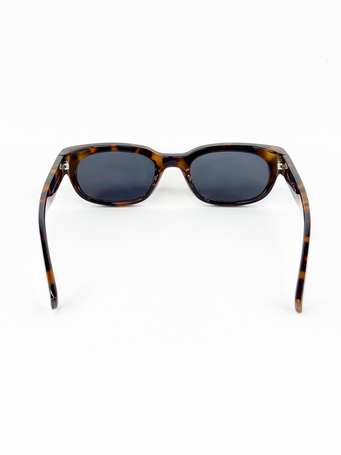 Collection solaire rétro – Monture épaisse et look vintage affirmé