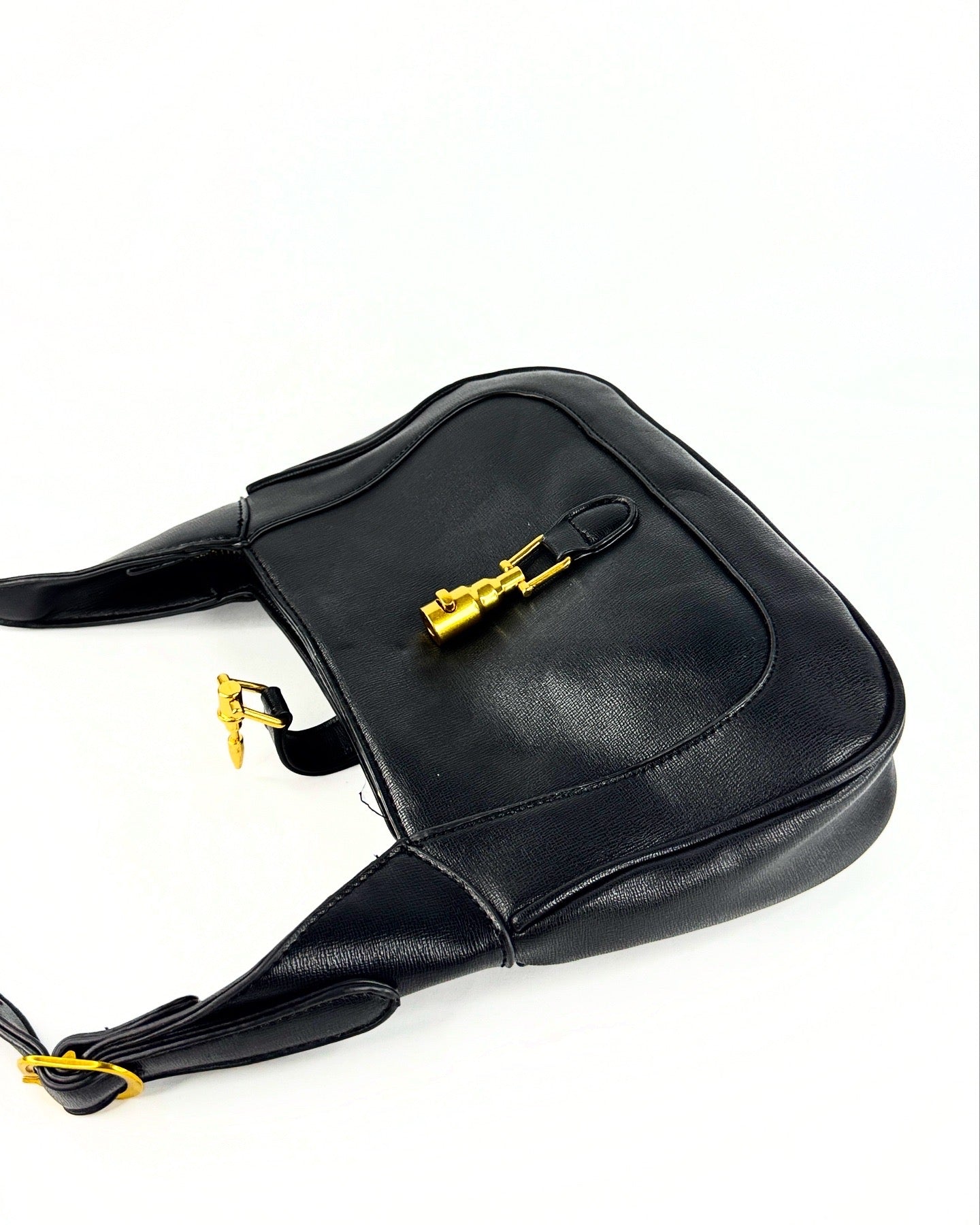 Sac à main en cuir avec garniture dorée – Disponible en noir, vert et bordeaux