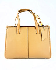 Sac à main camel en cuir grainé avec foulard décoratif et fermoir argenté