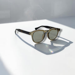 Lunettes Femme Photochromiques Carrées – Olive Smoke Tortoise Edition