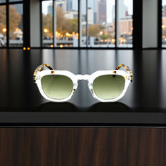 Lunettes de soleil femme – Monture transparente & branches écaille