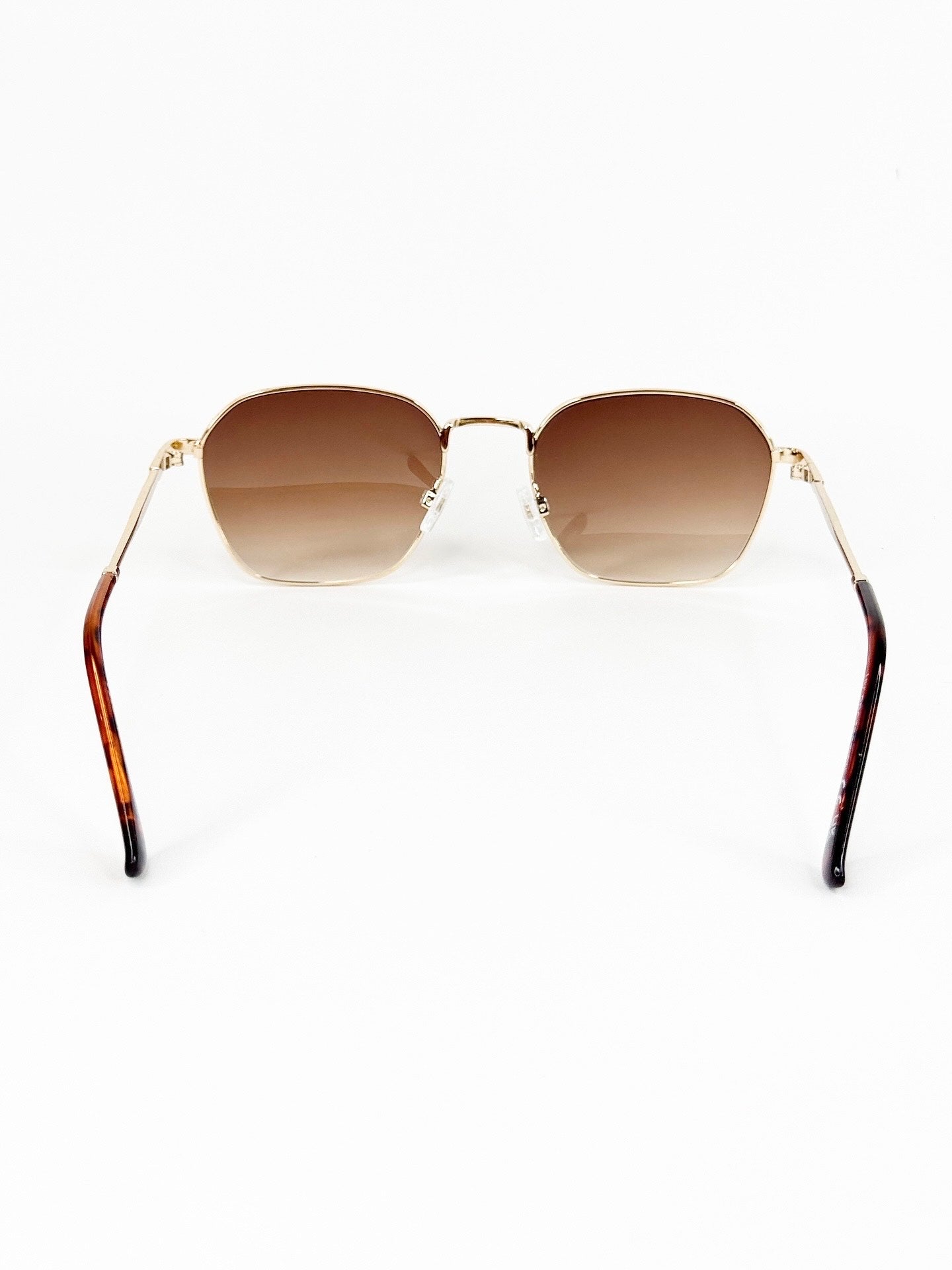 Collection solaire forme pilote – Style contemporain et verres teintés variés