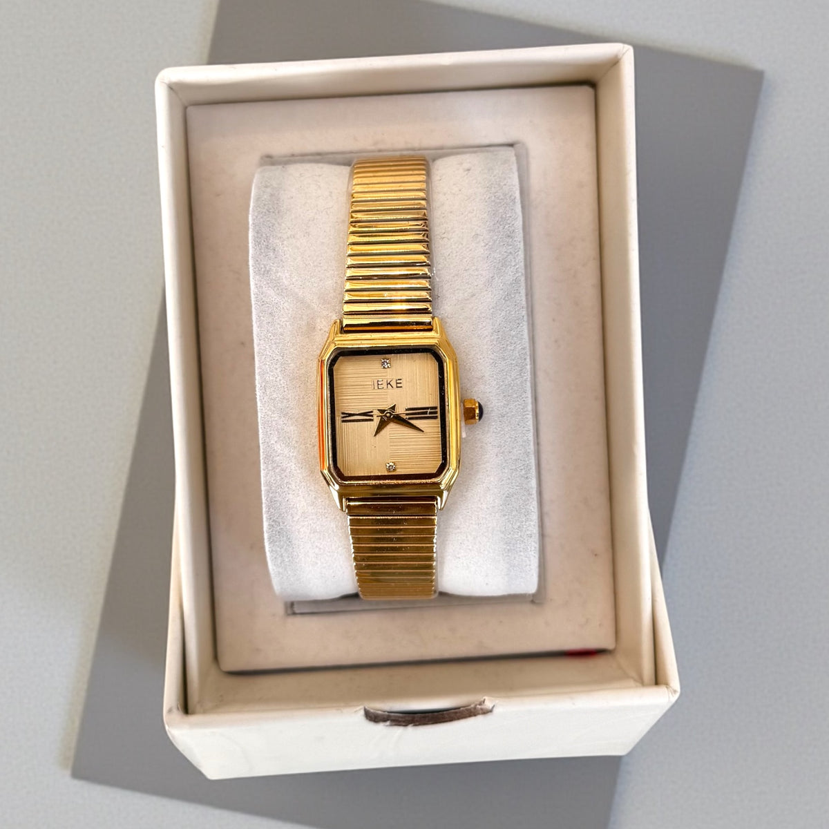 Square Gold Gift – L’Idée Cadeau Parfaite