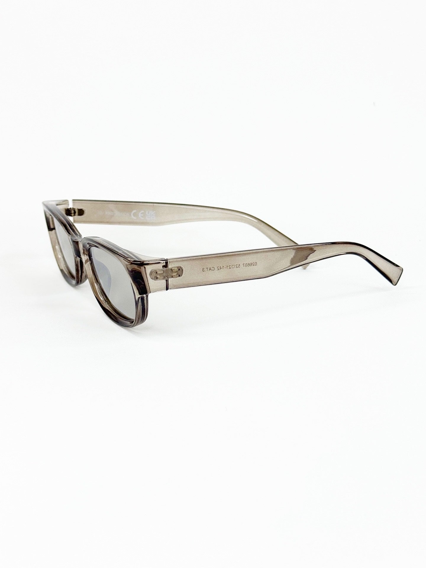 Collection solaire rétro – Monture épaisse et look vintage affirmé