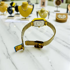 Montre femme dorée – Cadran noir