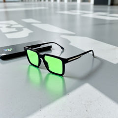 Lunettes noires carrées – Verres verts