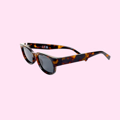 Tortoise Fit – Chic & Minimal Femme