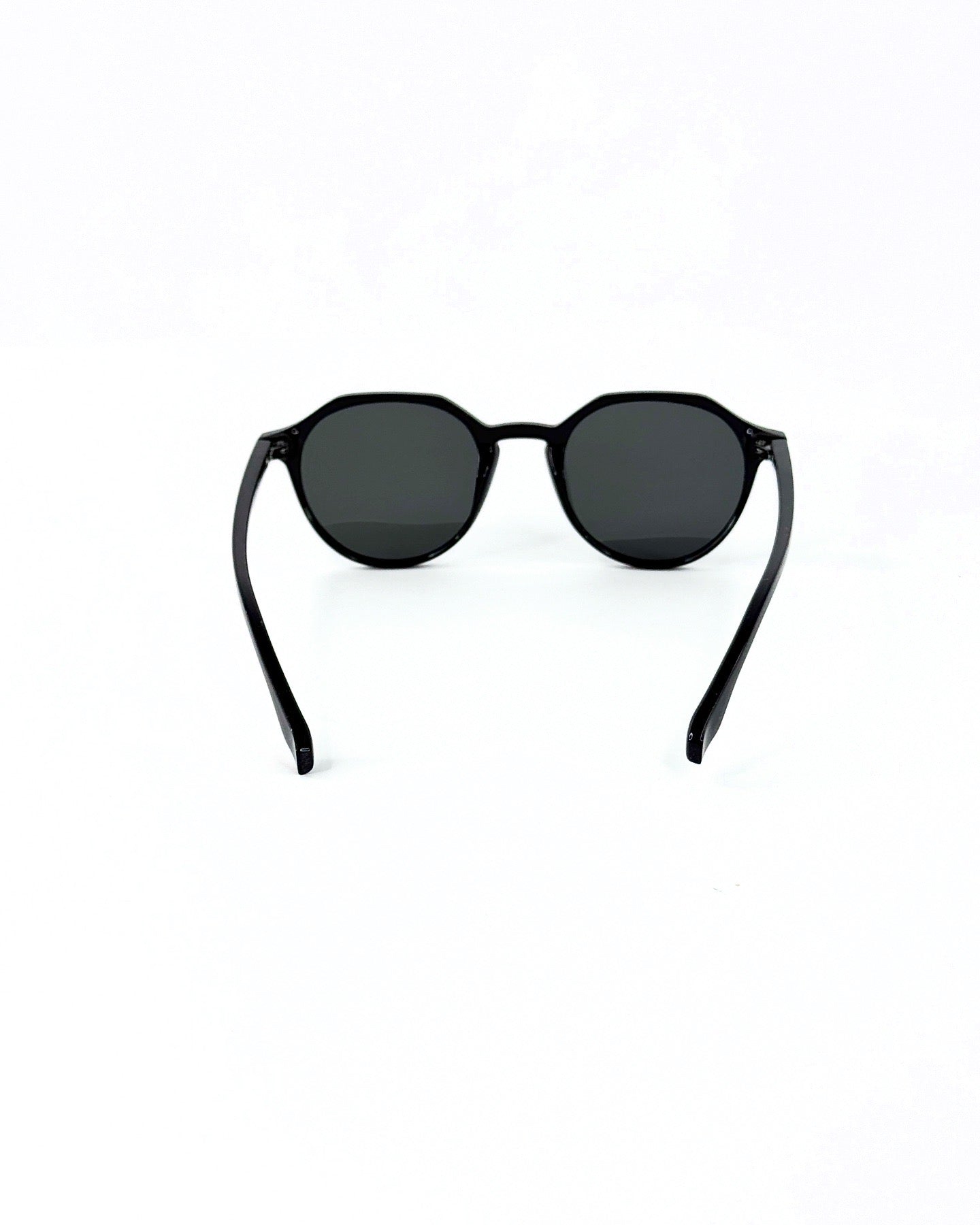 Collection Solaires Iconiques – Style et Protection au Quotidien