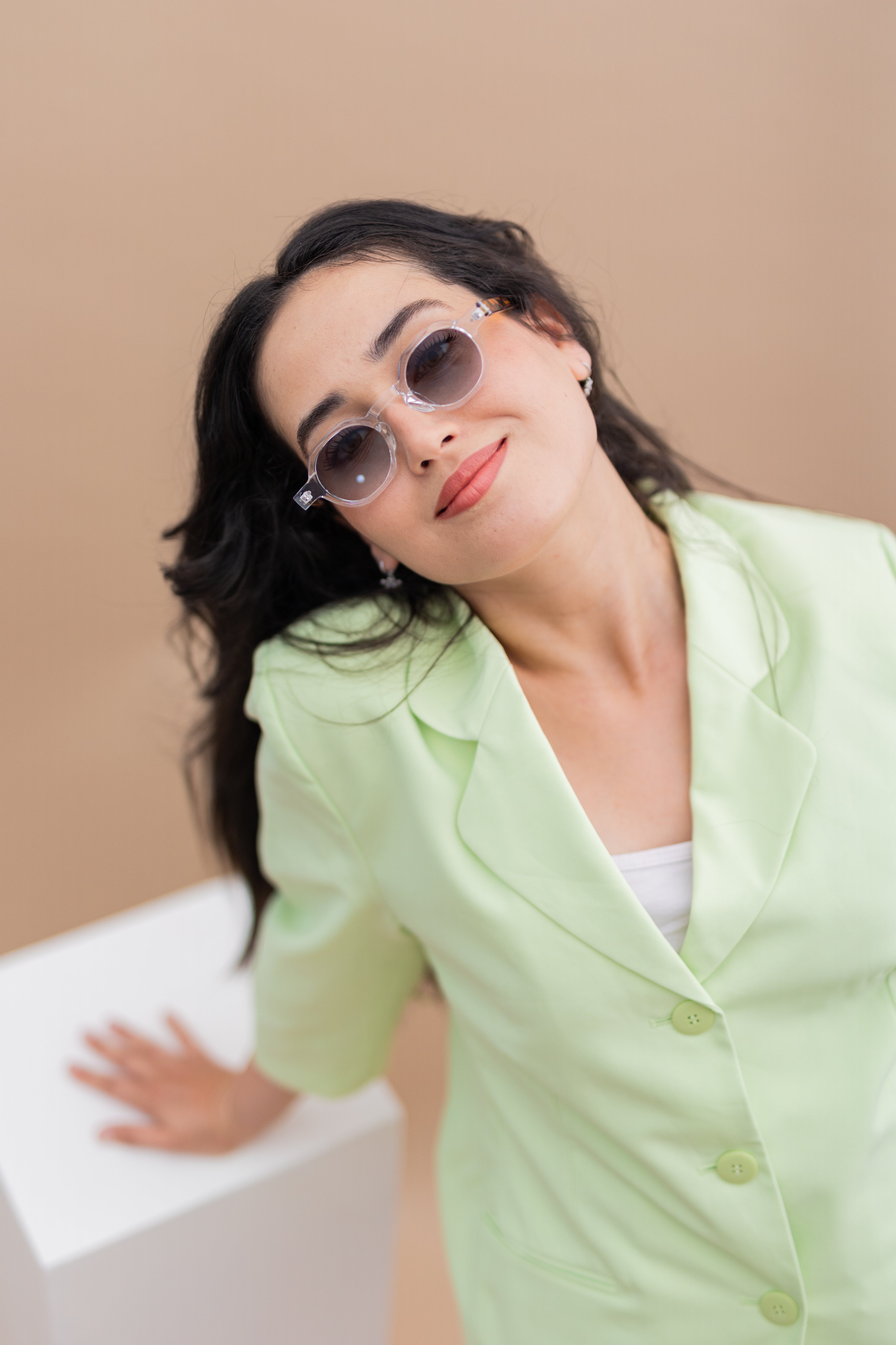 Collection géométrique – Lunettes ovales au design audacieux et coloré