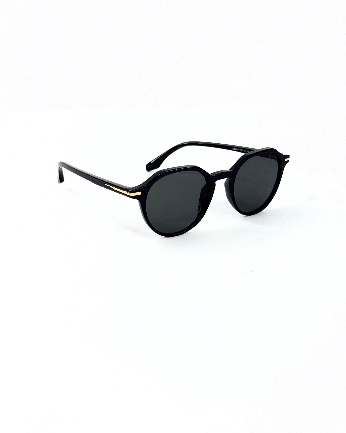 Collection Solaires Iconiques – Style et Protection au Quotidien