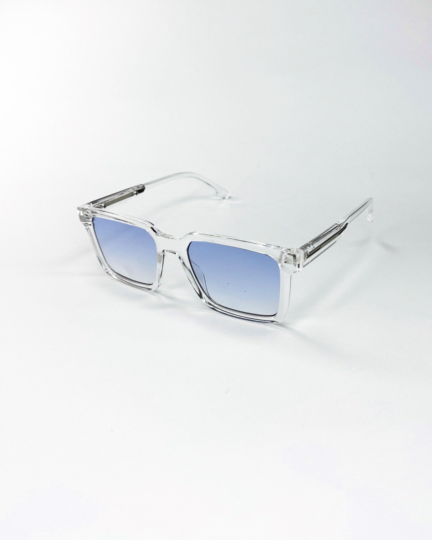 Lunettes Solaires Carrées – Style Moderne et Verres Colorés”