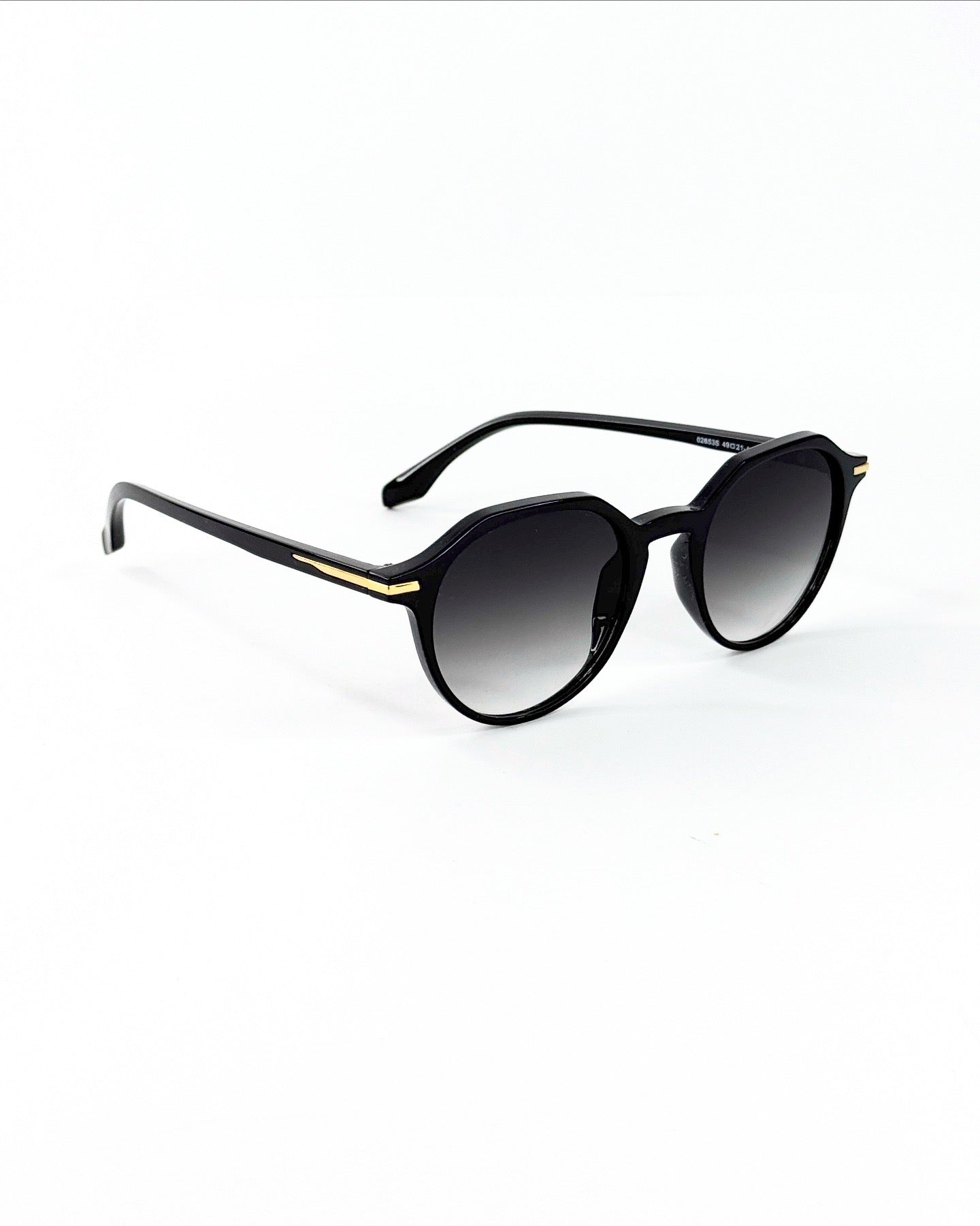 Collection Solaires Iconiques – Style et Protection au Quotidien