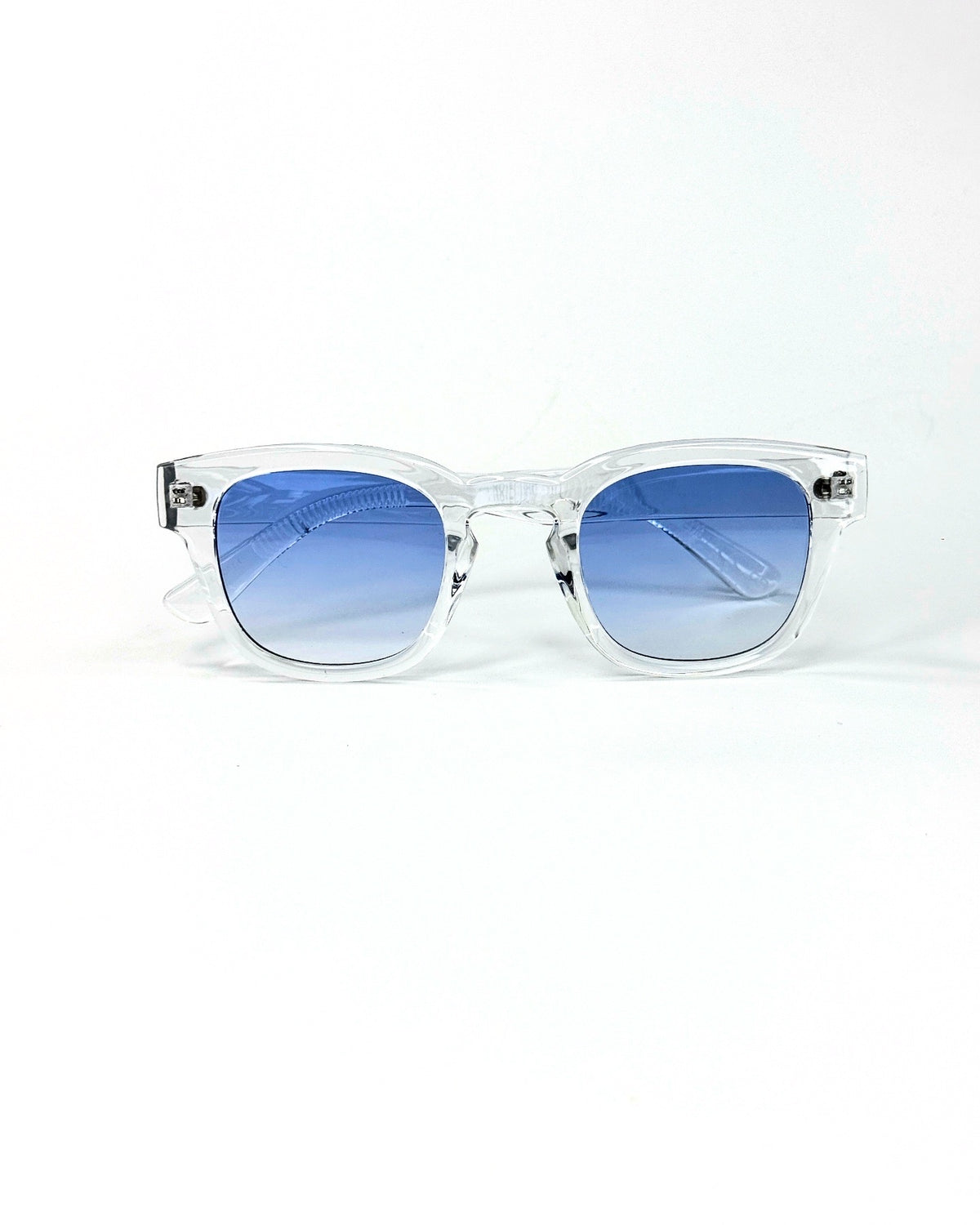 Lunettes de soleil tendance au style rétro avec verres teintés