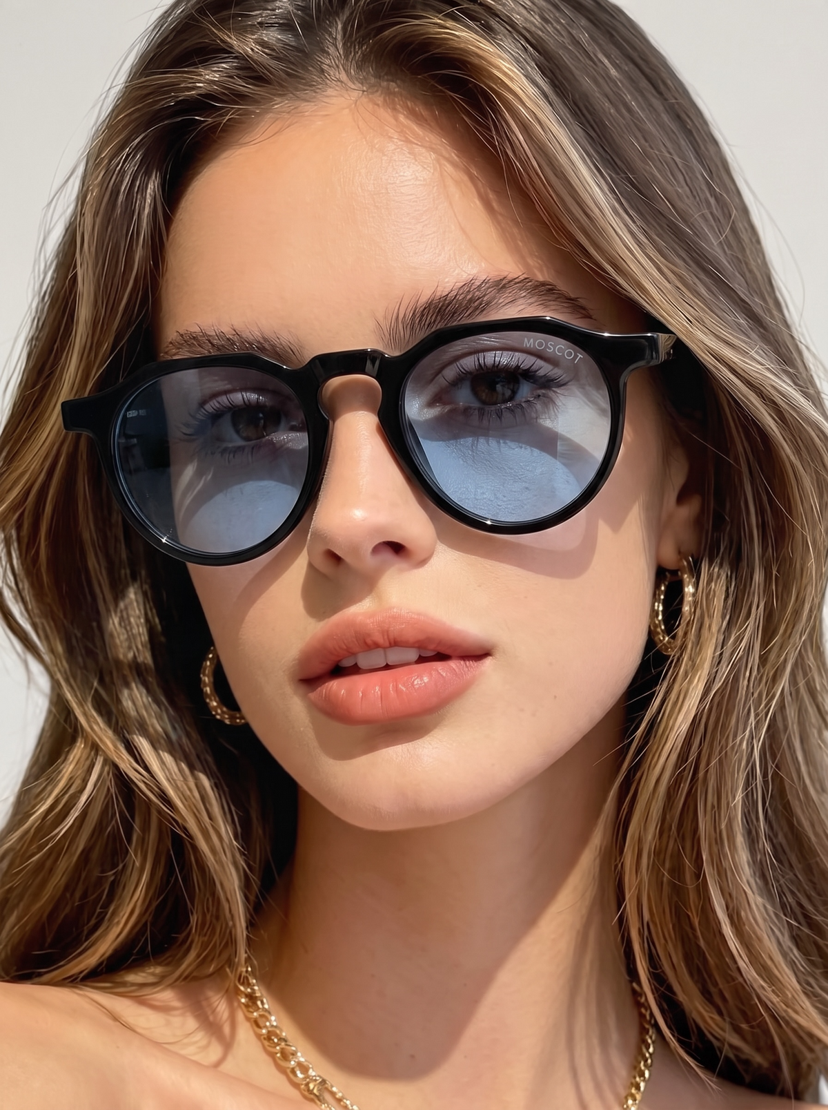 Blue Élégance – Lunettes Arrondies – Femme