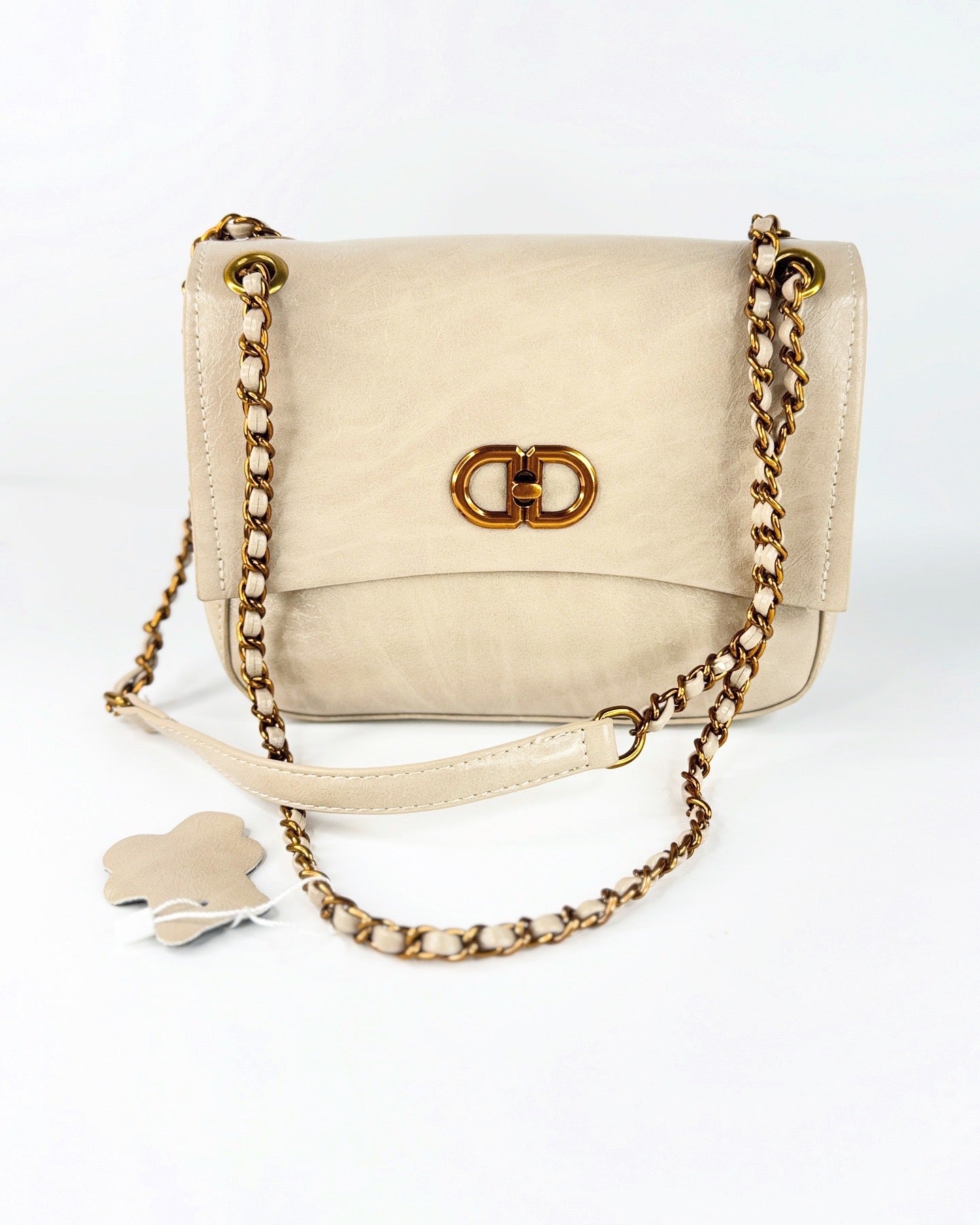 Sac à Bandoulière Chic – Cuir Lustré et Chaîne Dorée