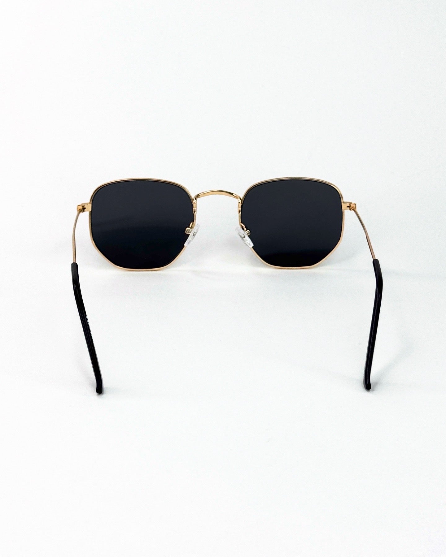 Lunettes de soleil géométriques à monture métallique