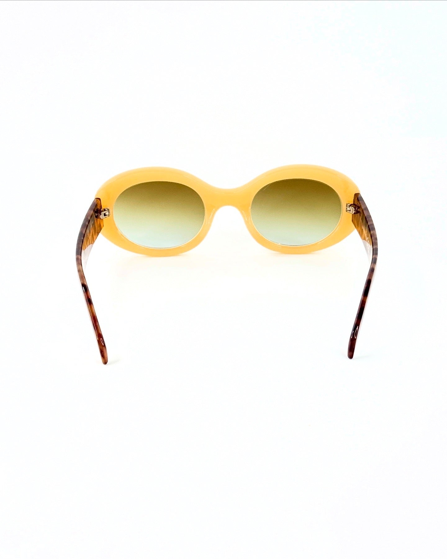 Lunettes Ovales Rétro – Style et Couleur au Quotidien