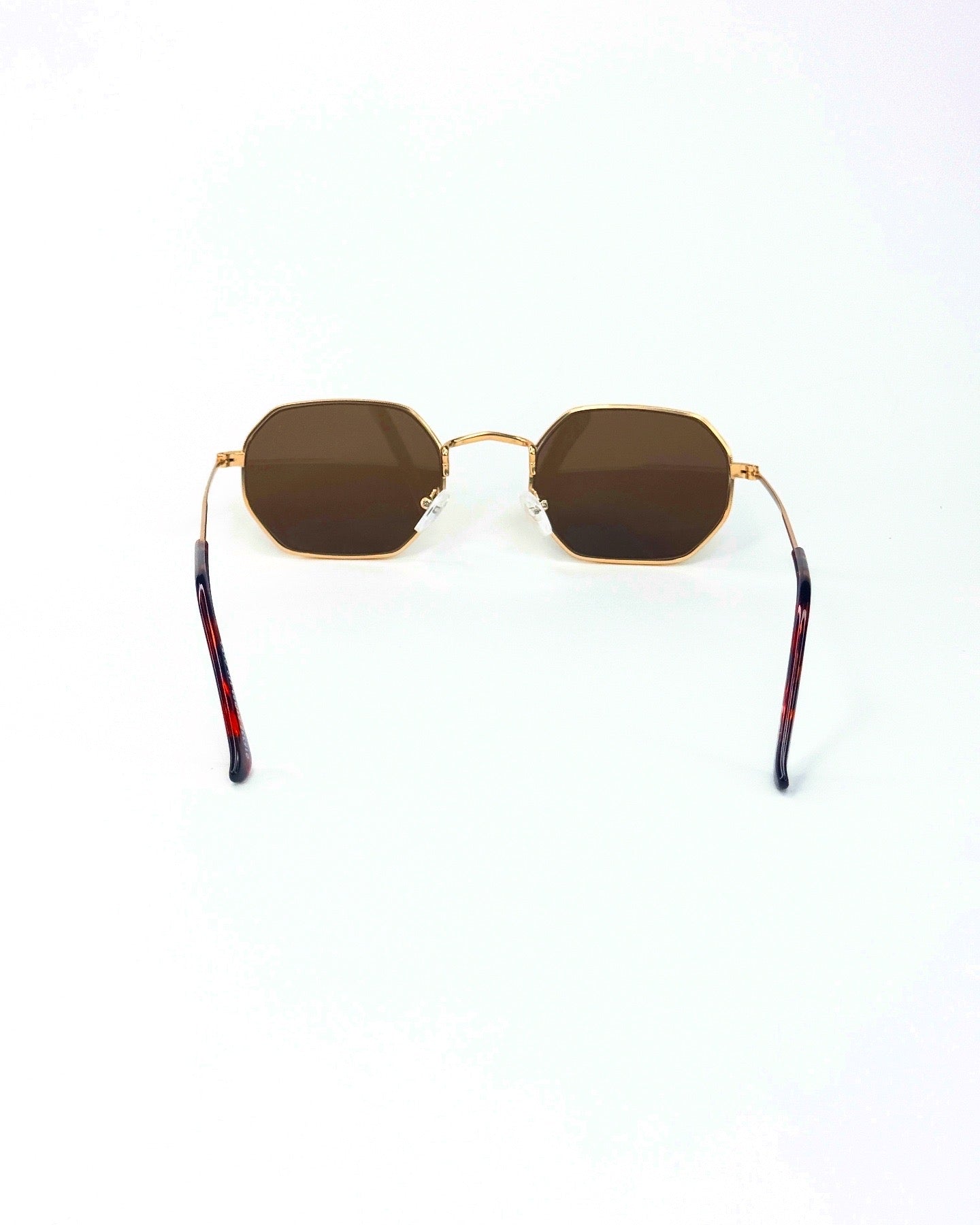 Lunettes de soleil octogonales à monture dorée – Élégance géométrique