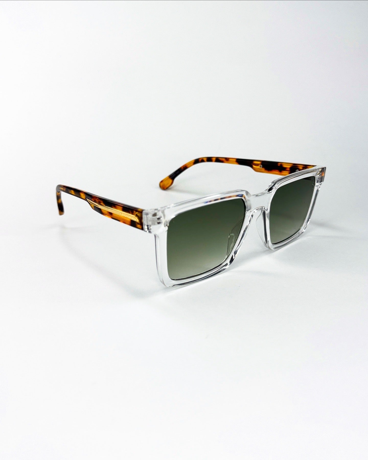 Lunettes Solaires Carrées – Style Moderne et Verres Colorés”