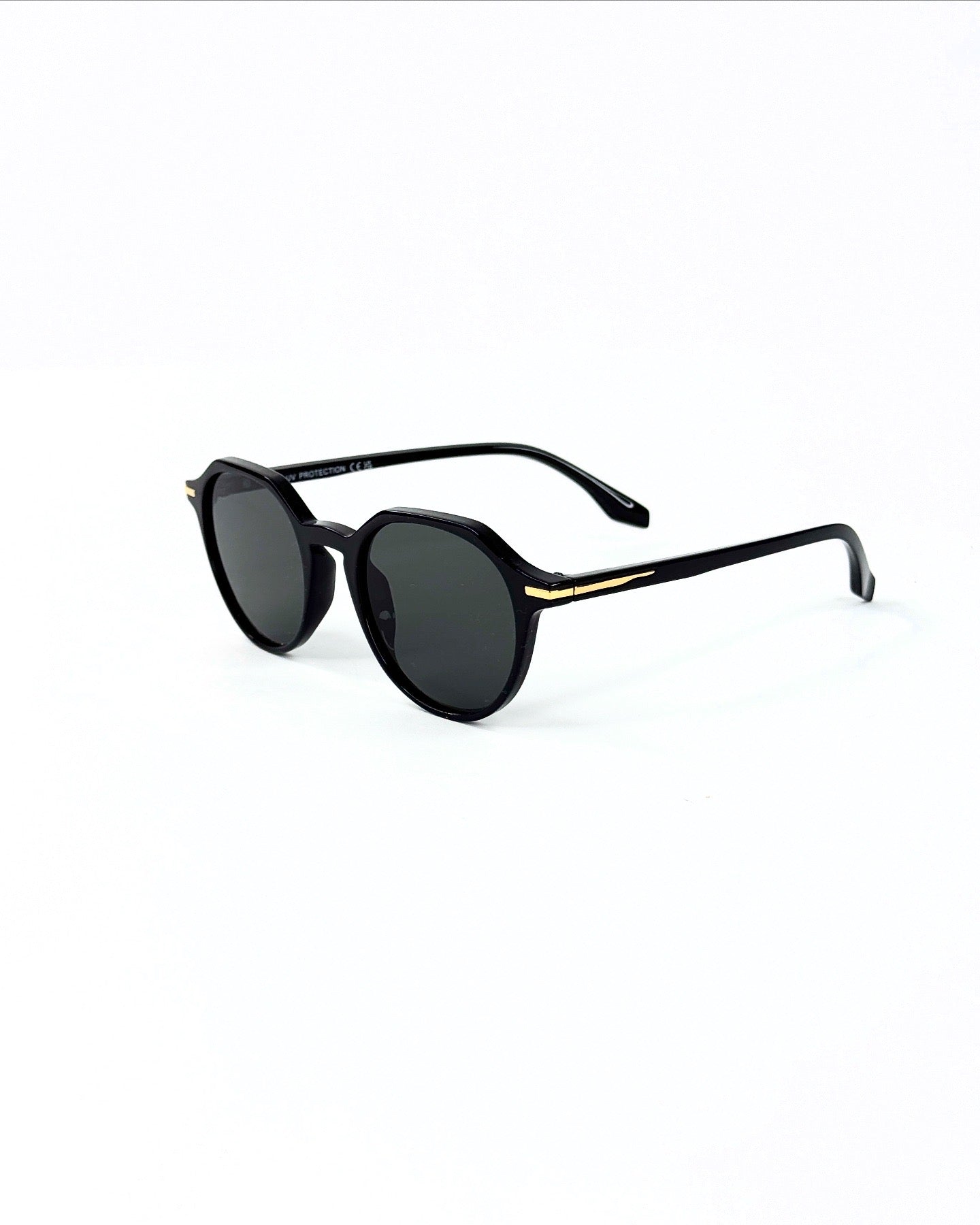 Collection Solaires Iconiques – Style et Protection au Quotidien